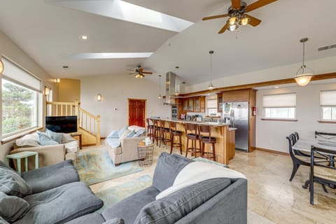 Crescent City Getaway with Panoramic Ocean Views! Maison in Crescent City