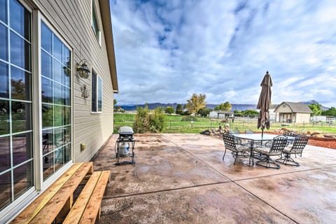The Vineyard Country Farm Home at Grand Valley House in Grand Junction