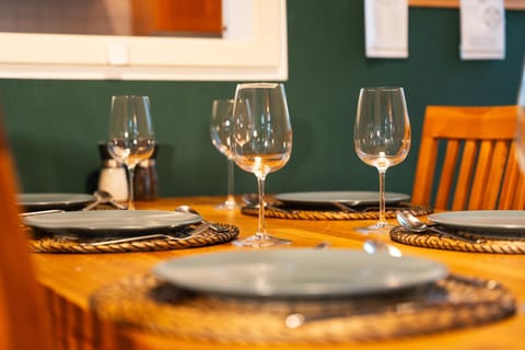 Food and drinks, Dining area