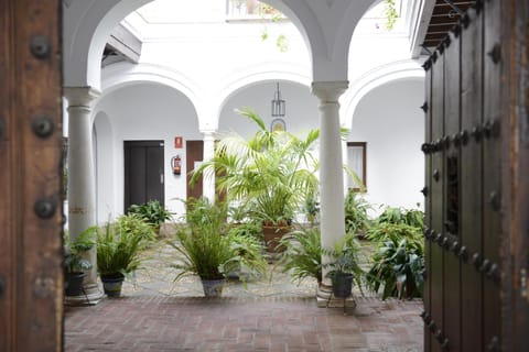 Patio, Facade/entrance