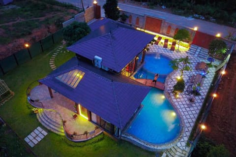 Property building, Bird's eye view, Pool view