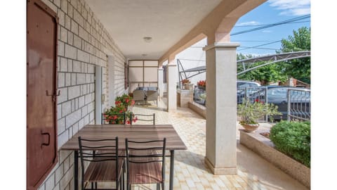 Patio, Facade/entrance, Balcony/Terrace