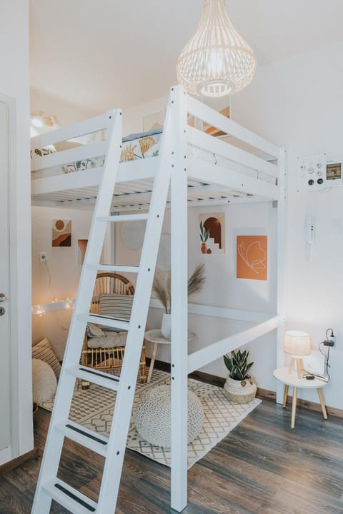 Bohemian Loft With View! Apartment in Volos