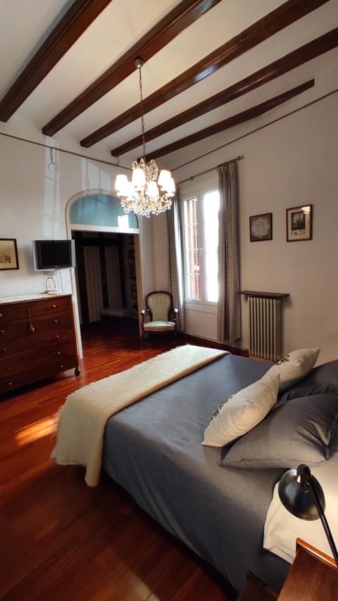 Casa MO Vacation rental in Sabadell