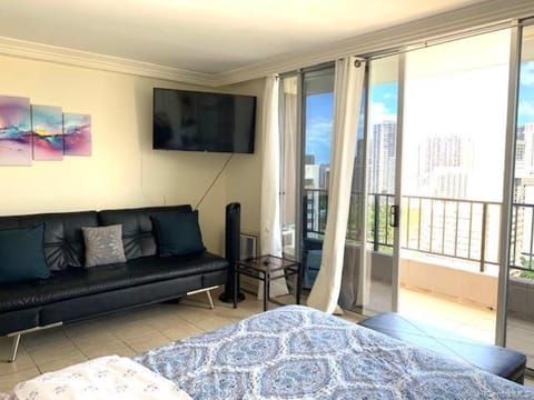 Royal Garden Waikiki Studio Condo in McCully-Moiliili