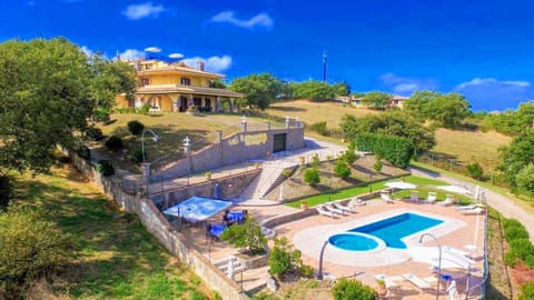 Lake Viewexc Luxury Villa, Pooljacuzzisleeps 24 Villa in Montefiascone