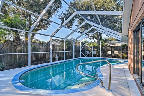 Idyllic Largo Escape with Private Pool and Lanai! Haus in Seminole