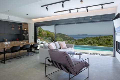 Living room, Pool view, Sea view