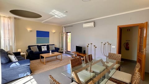 TV and multimedia, Living room, Dining area, air conditioner