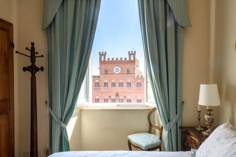 Palazzo Lenzi Apartment in Siena