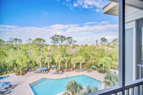 Spacious 3BR Condo with Pool and Hot Tub, near Disney! House in Four Corners