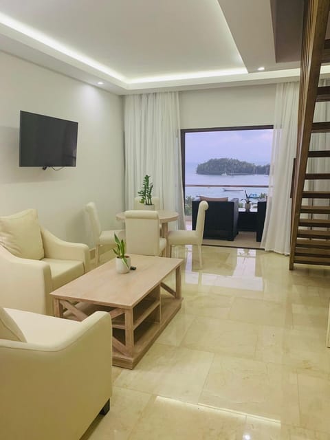 TV and multimedia, Living room, Seating area, Sea view