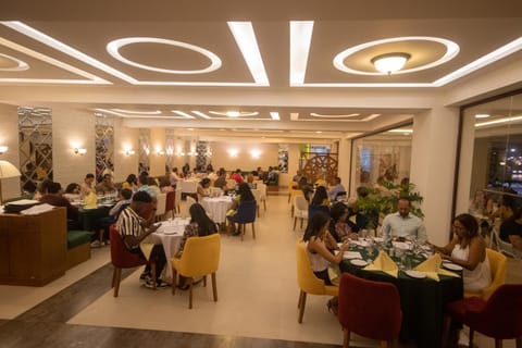 Restaurant/places to eat, Banquet/Function facilities