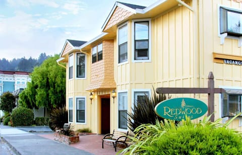 Redwood Suites Hotel in Ferndale