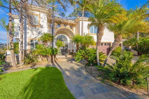 Spacious Tropical Paradise House in La Jolla