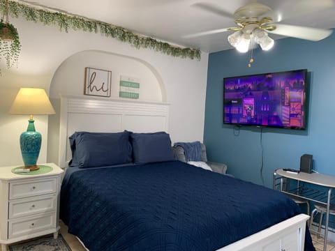 Mini Studio: 10 min/Siesta Key/Private entrance/ Apartment in Sarasota