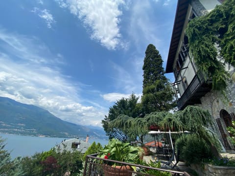 Suitecastlelakeview ENTIRE PROPERTY House in Bellano