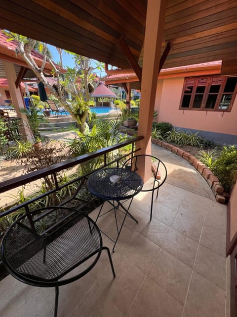 View (from property/room), Balcony/Terrace, Garden view