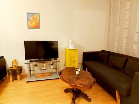 Communal lounge/ TV room, Seating area