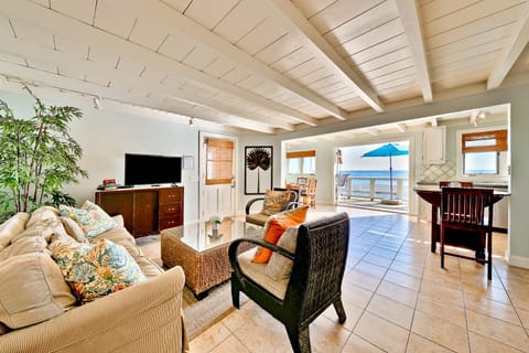 Tommy Bahama Beach Rd II House in Capistrano Beach