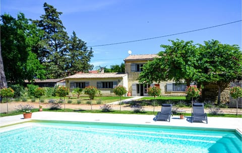 Amazing Home In S,quentin-la-poterie With Outdoor Swimming Pool Haus in Uzes