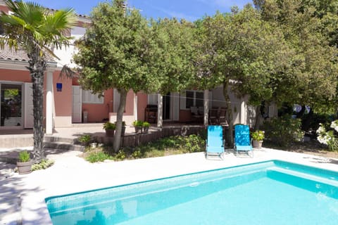 Cozy holiday home Ella Nature with pool near the beach Villa in Peroj