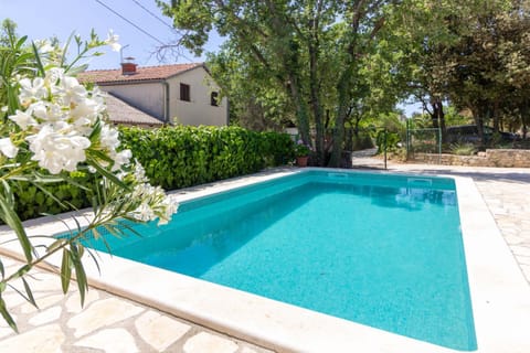 Cozy holiday home Ella Nature with pool near the beach Villa in Peroj