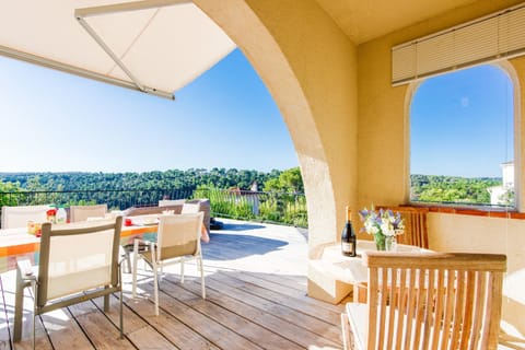 Patio, Dining area