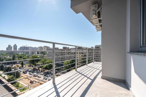 Balcony/Terrace, City view, Street view