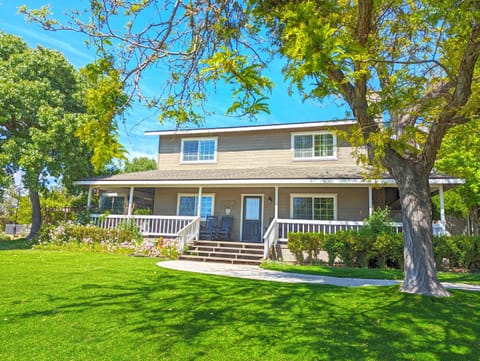 The Vineyard Farmhouse Villa Villa in Paso Robles