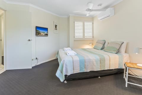 Seaside apartment minutes from Sunshine Beach Condo in Sunrise Beach