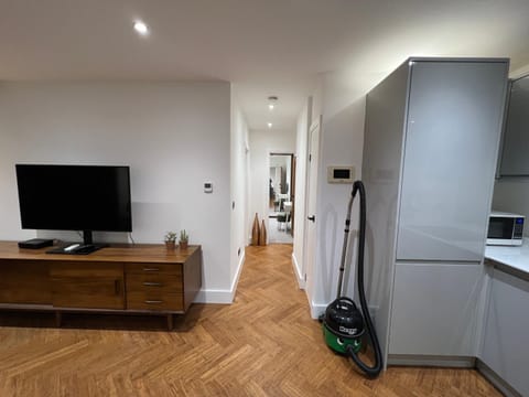 Streatham House - Modern Detached 2 Bedroom House in Streatham Common House in London Borough of Croydon