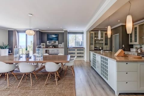 Forest Edge Golf and Sea Villa Chalet in Knysna