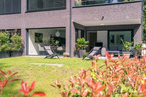 Patio, Facade/entrance, Garden