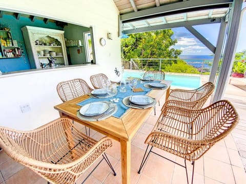 Moonstone, private room in Villa Casa Blue pool sea view Chalet in Sint Maarten