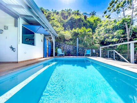 Moonstone, private room in Villa Casa Blue pool sea view Villa in Sint Maarten