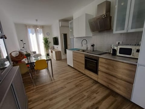 Kitchen or kitchenette, Dining area, dishwasher, minibar, pet friendly, toaster