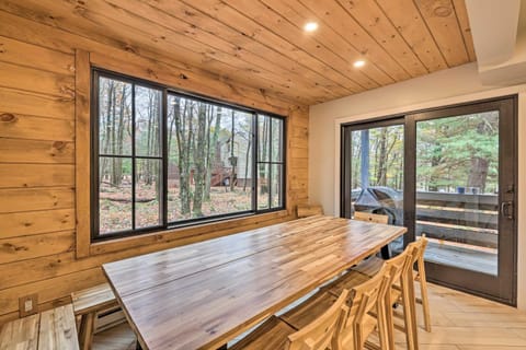 Modern Home with Deck Less Than half Mi to Lake Harmony! House in Hickory Run State Park