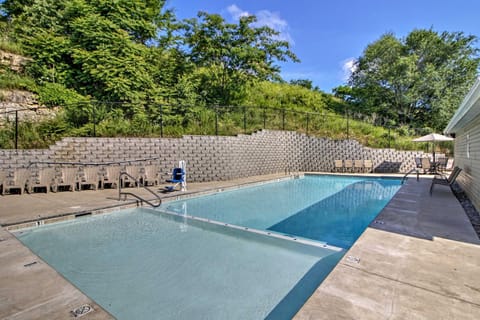 5 Mi to Marvel Cave Ground-Level Branson Apt! Apartment in Branson