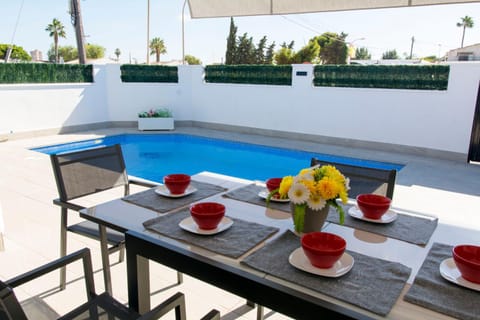 Dining area, Pool view, Swimming pool