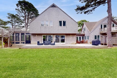 Blackfish Bungalow House in Wellfleet