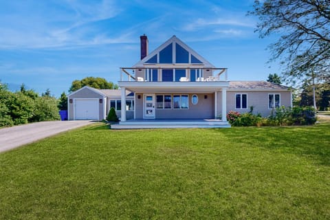 Beach Landing Lodge House in Pocasset