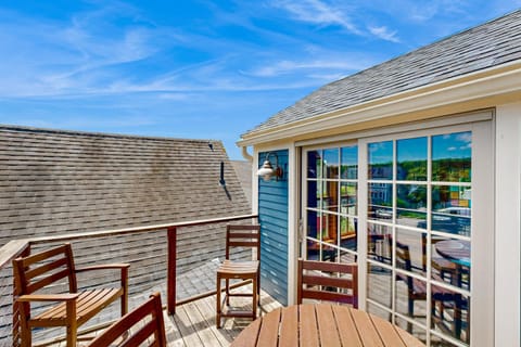 Buddy's Barrel House Apartment in Boothbay Harbor