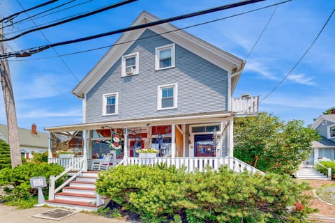 Snug Harbor Grande Casa in Boothbay Harbor