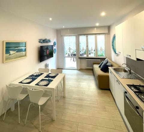 BiloVarazze with Terrace Apartment in Varazze