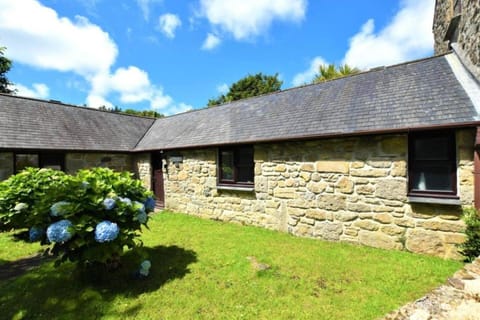 The Long Barn for Families Walker Pets & Workers House in England