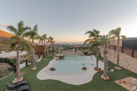 Hot Tub, Mountain view, Swimming pool