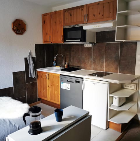 Coffee/tea facilities, Kitchen or kitchenette, Dining area, dishwasher, pet friendly, stove, toaster