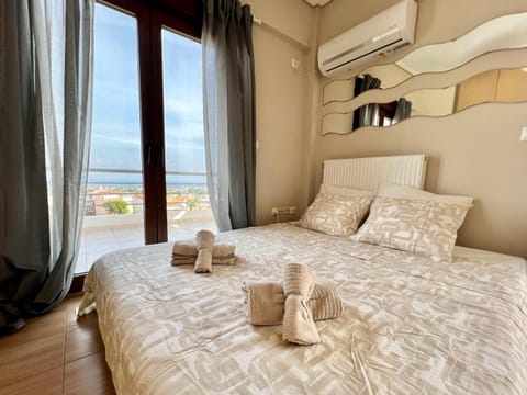 Sunrise Studio with unhindered view to the sea. Apartment in North Athens Regional Unit, Greece