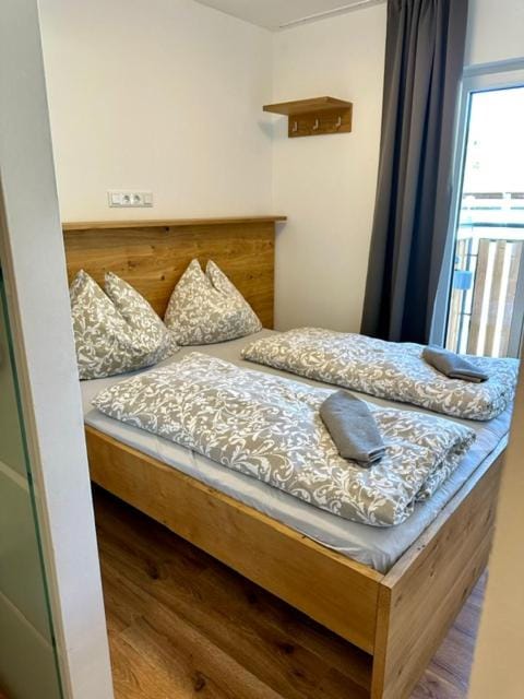 Bed, Balcony/Terrace, Balcony/Terrace, Bedroom, Family, Family, Family, towels, towels
